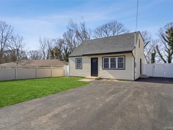 138 Calvert Avenue, Ronkonkoma, NY 11779