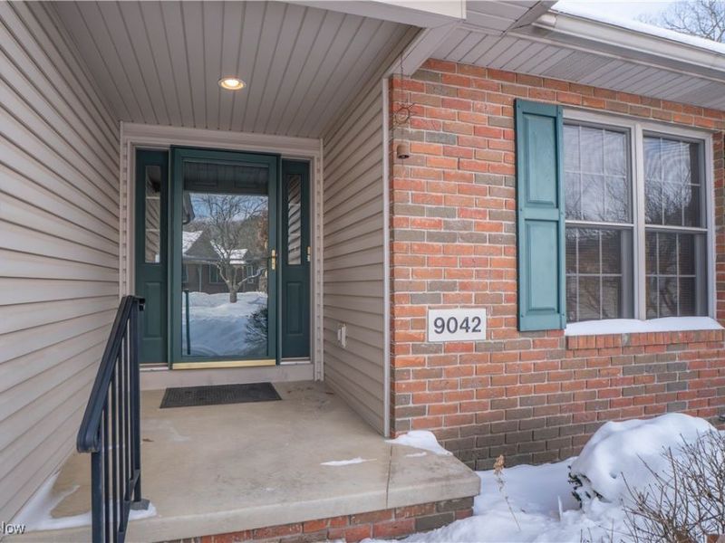 9042 Canal Place NW, Massillon, OH 44647 Photo 2