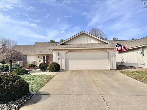 33162 Eagles Glen Court, North Ridgeville, OH 44039