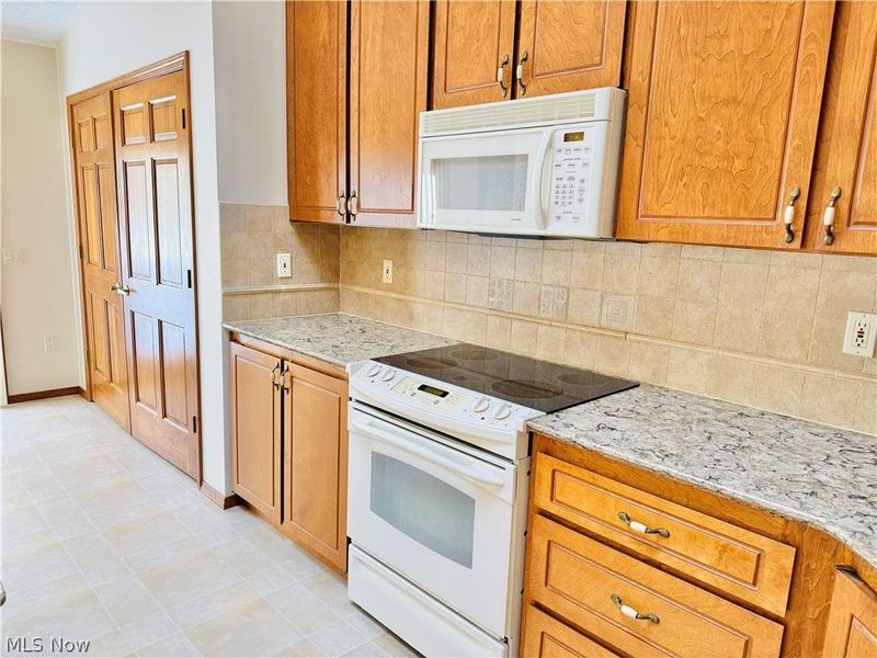 33162 Eagles Glen Court, North Ridgeville, OH 44039 Photo 39