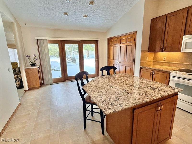 33162 Eagles Glen Court, North Ridgeville, OH 44039 Photo 8