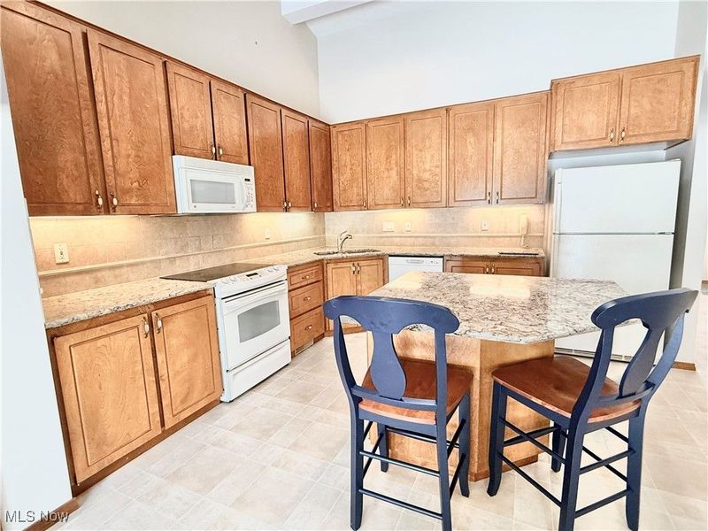 33162 Eagles Glen Court, North Ridgeville, OH 44039 Photo 9