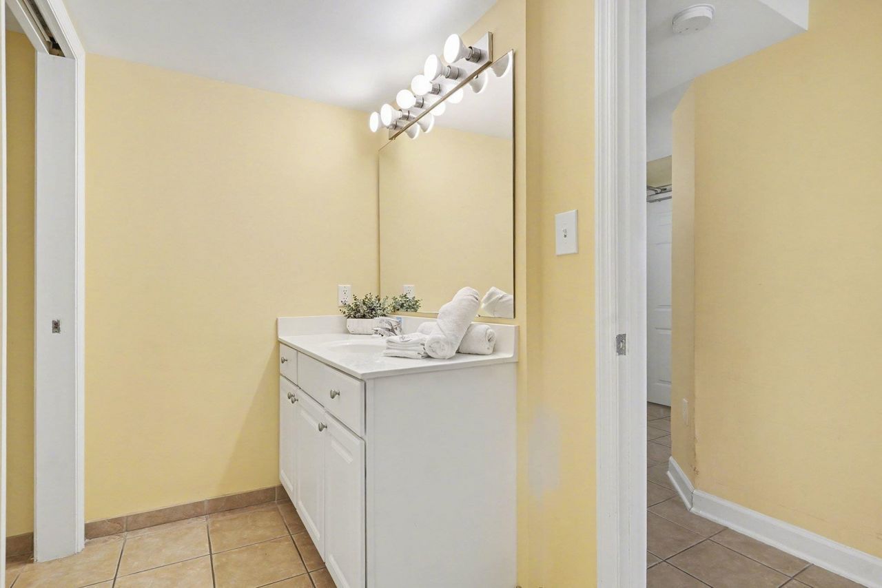 1707 Perrin Dr. Photo 17