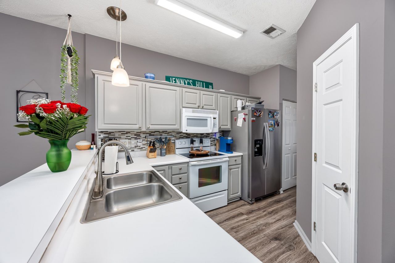 612 River Oaks Dr. Photo 10