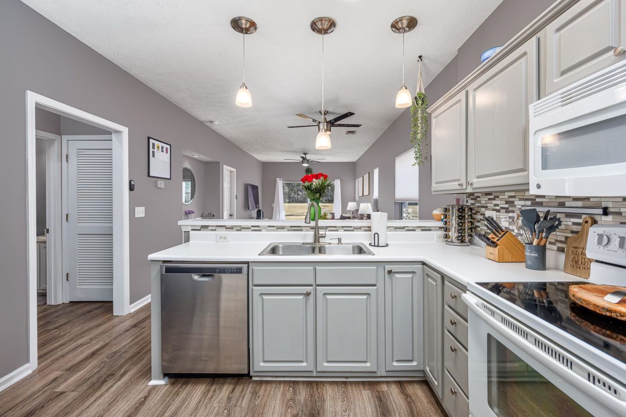 612 River Oaks Dr. Photo 12