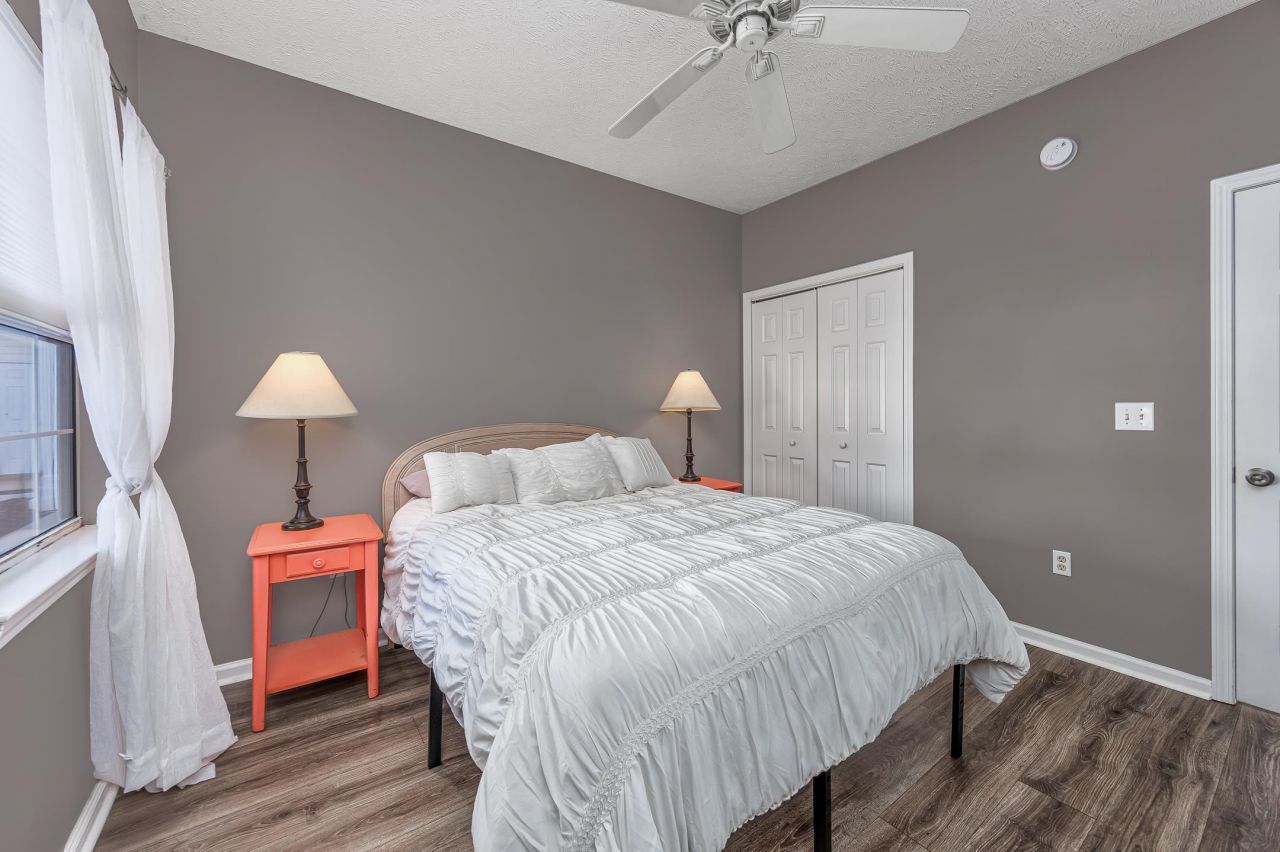 612 River Oaks Dr. Photo 20