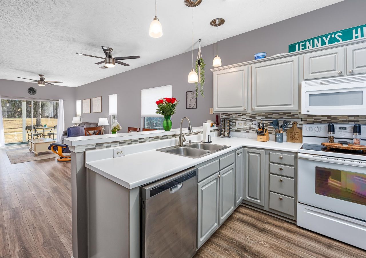 612 River Oaks Dr. Photo 9