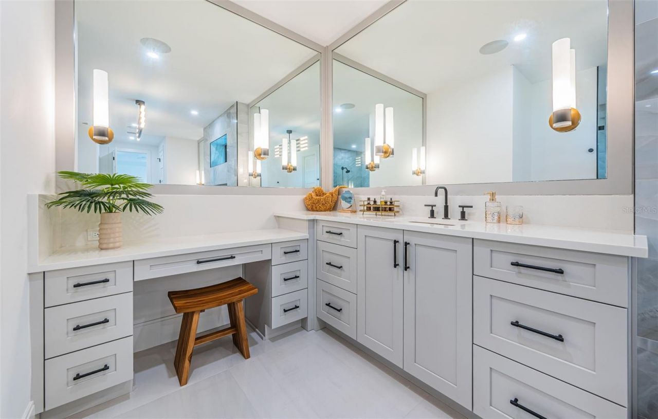 218 Sydney Lane, Redington Shores, FL 33708 Photo