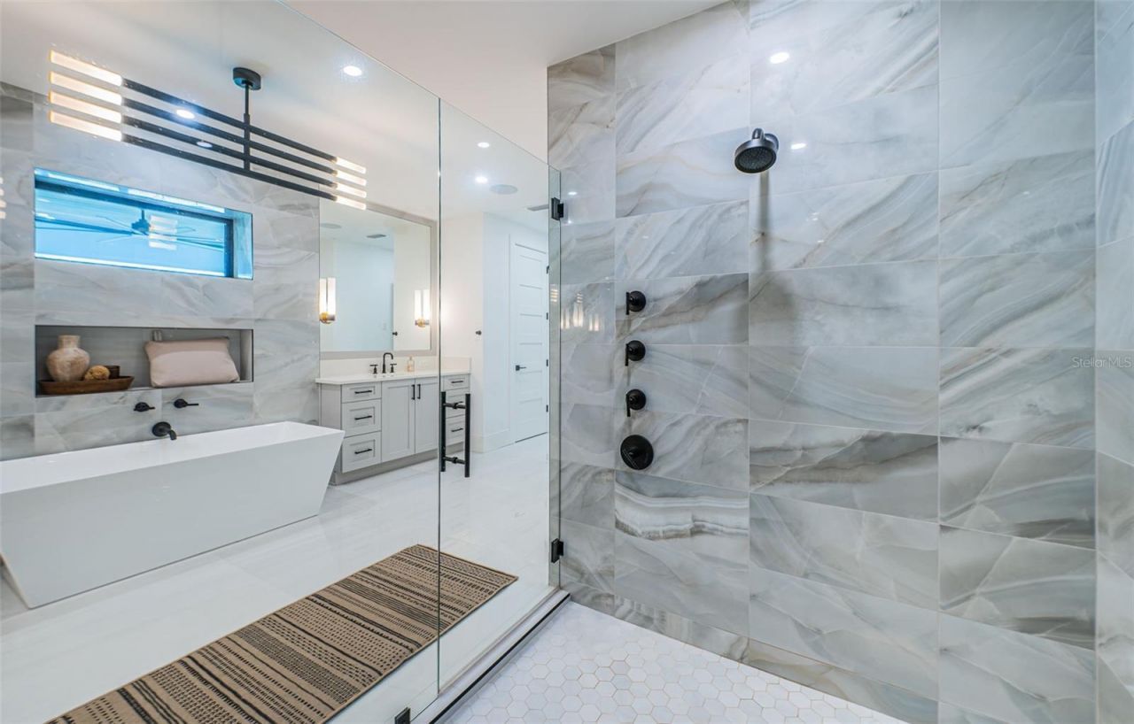 218 Sydney Lane, Redington Shores, FL 33708 Photo