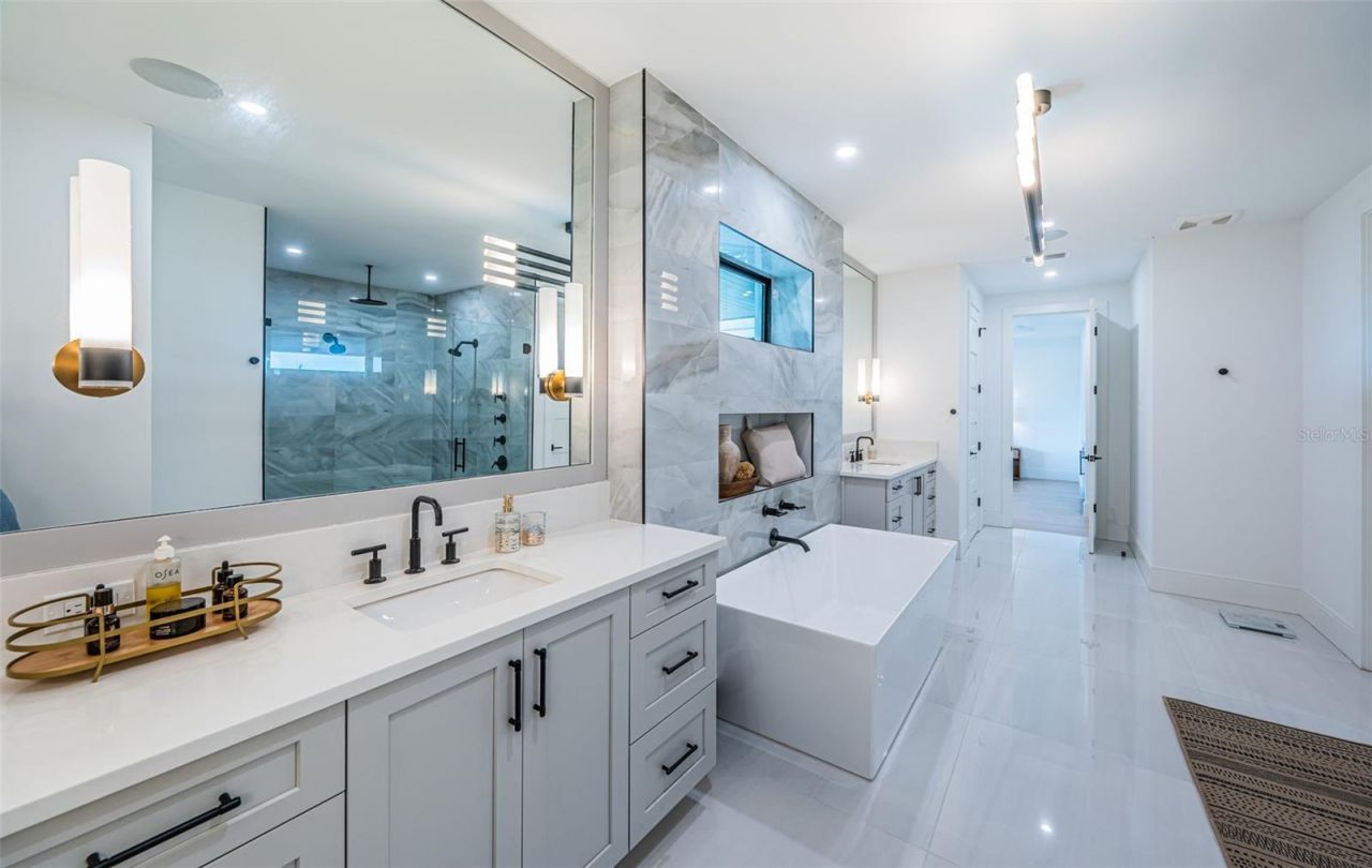 218 Sydney Lane, Redington Shores, FL 33708 Photo