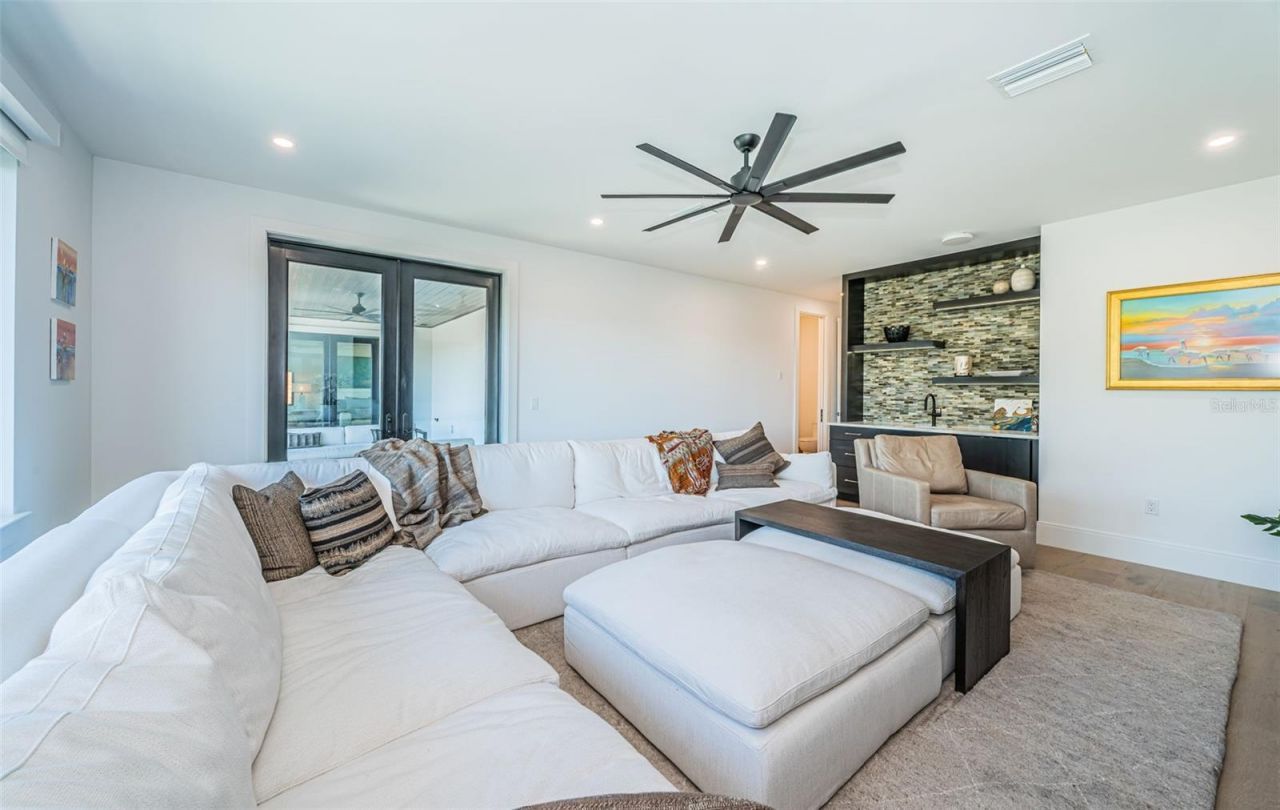 218 Sydney Lane, Redington Shores, FL 33708 Photo