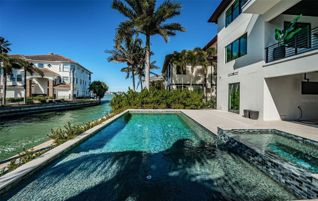 218 Sydney Lane, Redington Shores, FL 33708 Photo