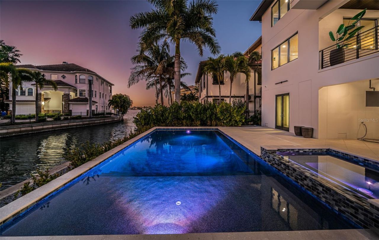 218 Sydney Lane, Redington Shores, FL 33708 Photo