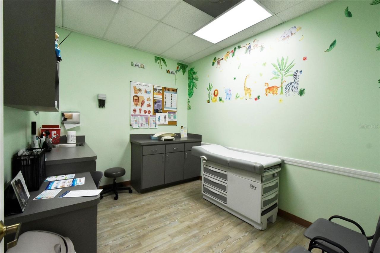 1812 Health Care Drive, New Port Richey, FL 34655 Photo