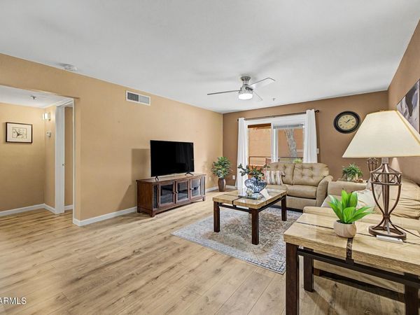 4704 E PARADISE VILLAGE Parkway N, Unit 226, Phoenix, AZ 85032