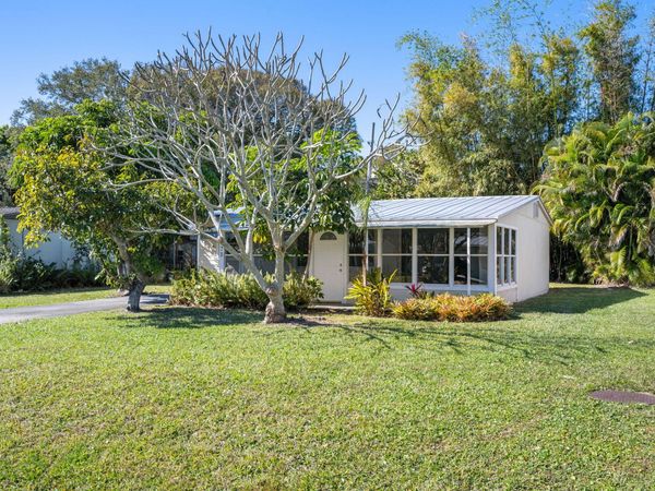 1471 4th Court, Vero Beach, FL 32960