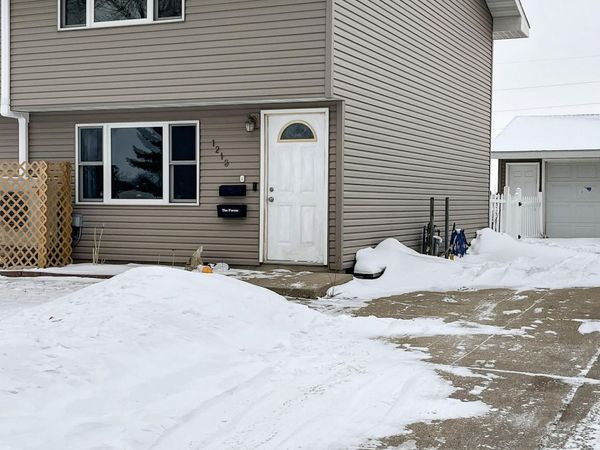 1218 20th Street N, Moorhead, MN 56560