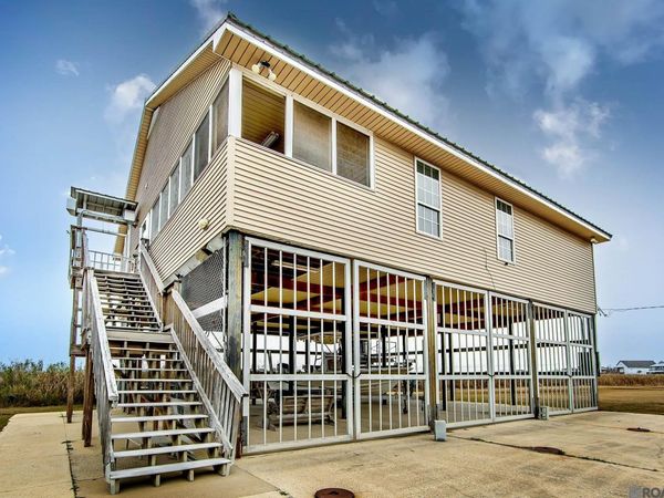 988 Four Point Rd, Dulac, LA 70353