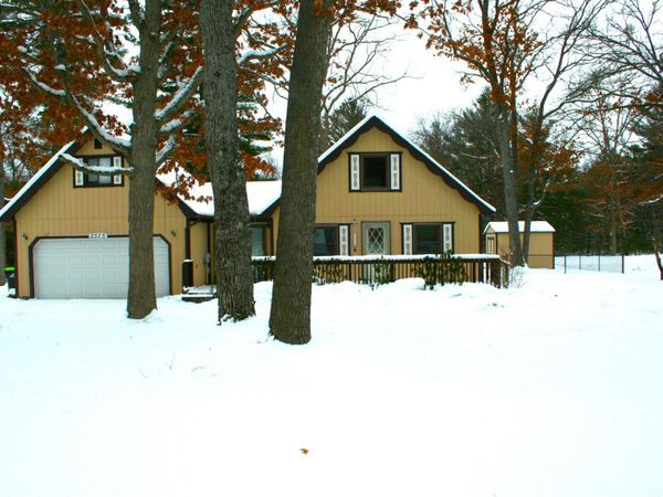 2575 South Crest Drive, Roscommon, MI 48653