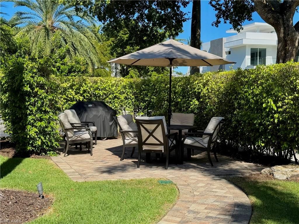 960 7th St S, Unit 202, Naples, FL 34102 Photo