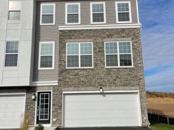 126 ADA HIGHTOWER, PENNINGTON, NJ 08534