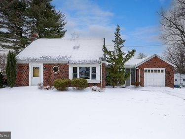 4303 MARBLEHEAD STREET, HARRISBURG, PA 17109