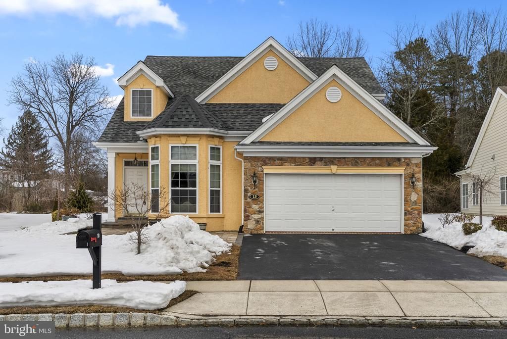 15 Kresson Court, Berlin, NJ 08009 Main Photo