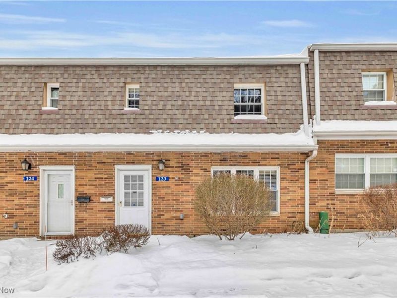 123 Shakespeare Lane, Avon, OH 44011 Photo 1