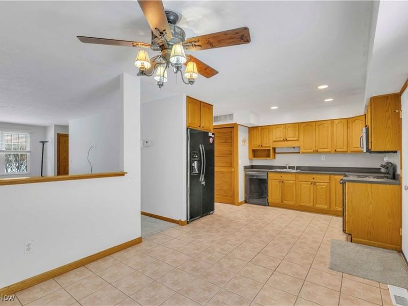 123 Shakespeare Lane, Avon, OH 44011 Photo 9