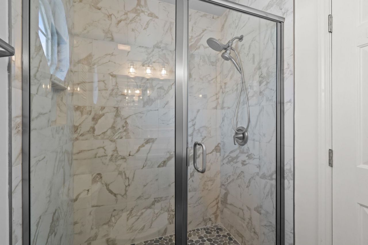 208 Willow Dr. S Photo 15