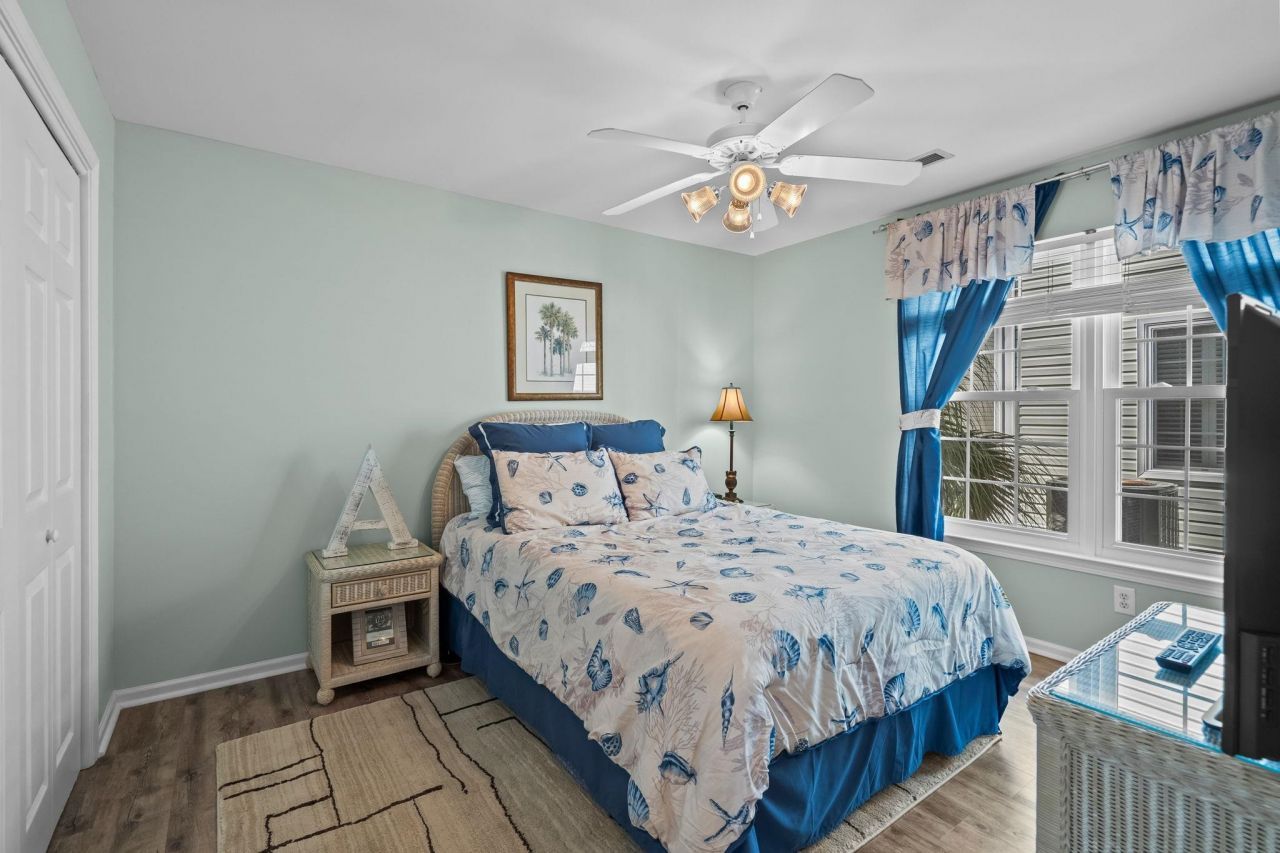 208 Willow Dr. S Photo 16