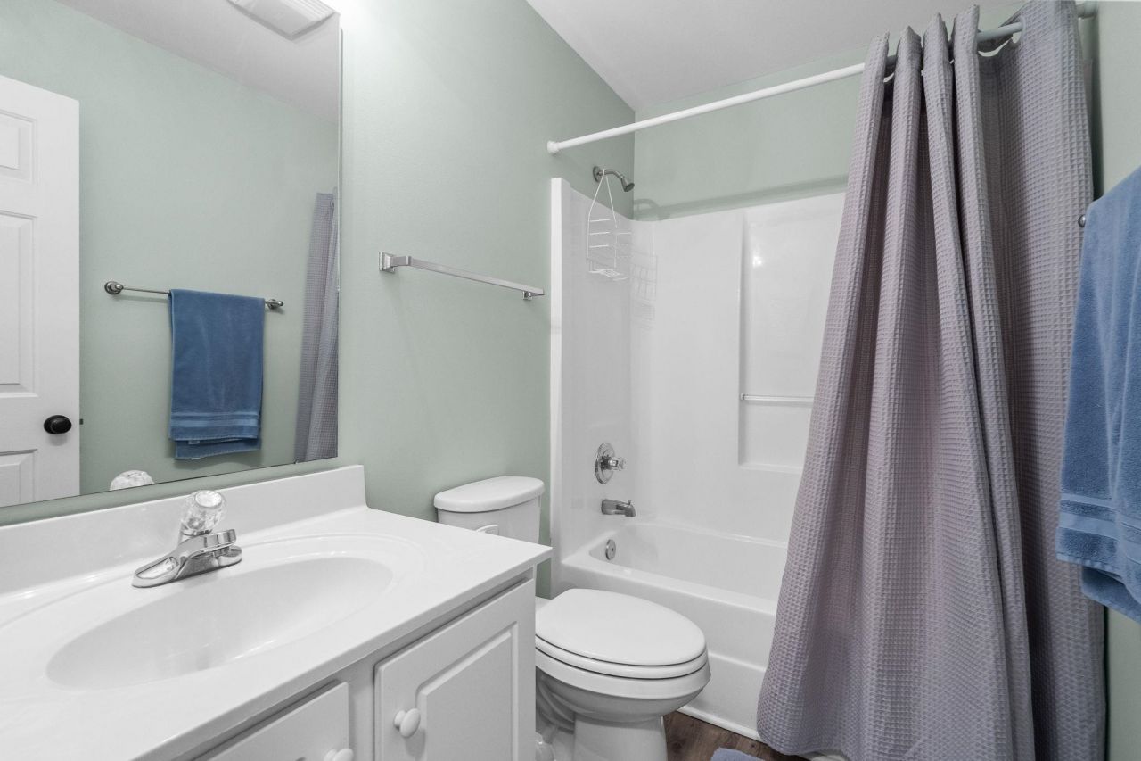 208 Willow Dr. S Photo 18