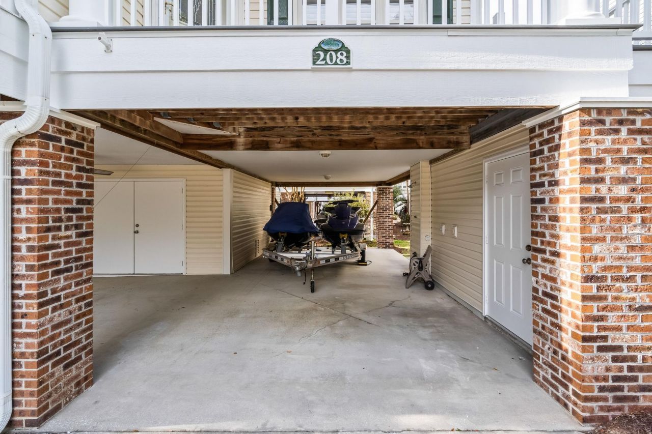 208 Willow Dr. S Photo 21