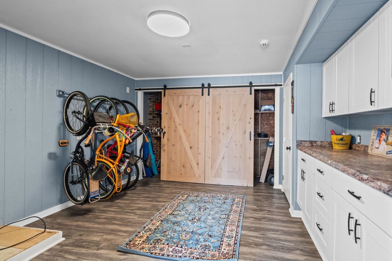 208 Willow Dr. S Photo 22