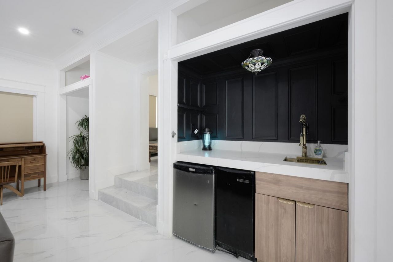 1629 S Lakeside Drive, Lake Worth Beach, FL 33460 Photo