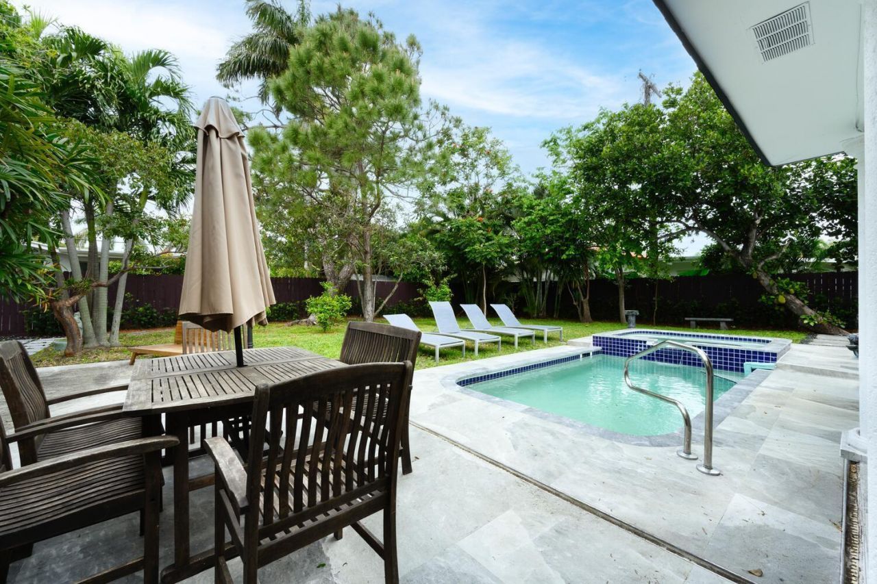 1629 S Lakeside Drive, Lake Worth Beach, FL 33460 Photo