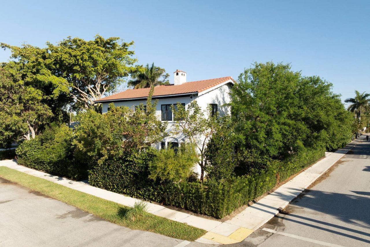 1629 S Lakeside Drive, Lake Worth Beach, FL 33460 Photo