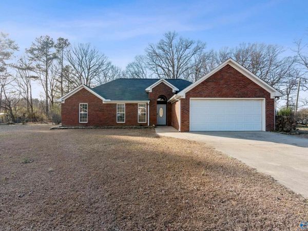 22459 Howard Street, Athens, AL 35613