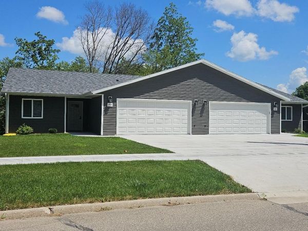 1407 13th Avenue, Belle Plaine, IA 52208