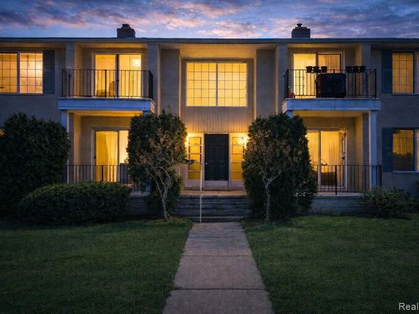 1935 Axtell Drive, Troy, MI 48084