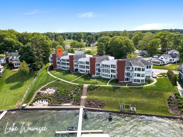10660 N Southshore Drive, Unit D3, Syracuse, IN 46567