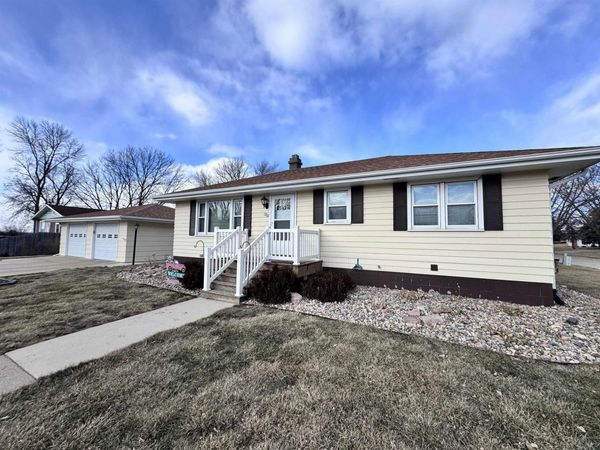 1702 Sunset Drive, Onawa, IA 51040