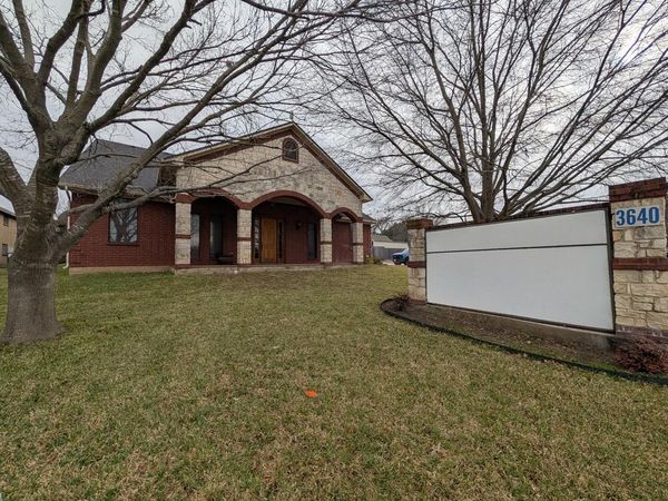 3640 W Waco Dr, Waco, TX 76710