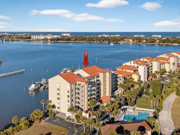 522 Marina Point Drive, Daytona Beach, FL 32114