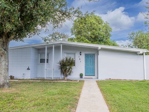 161 SE Bonita Court, Port Saint Lucie, FL 34983
