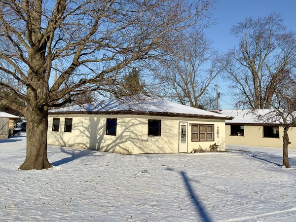 3330 Airport Road, Peru, IL 61354