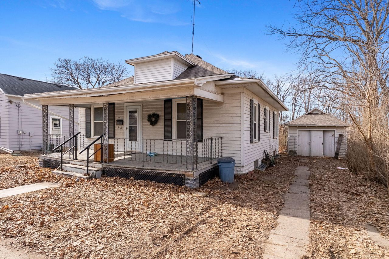 715 N Elm St, West Liberty, IA 52776 Main Photo