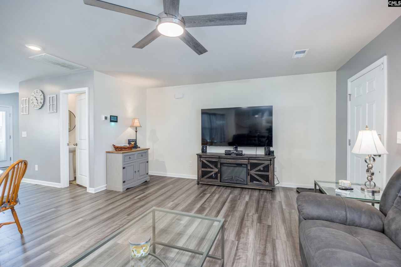 440 Windy Farm Road Photo 5