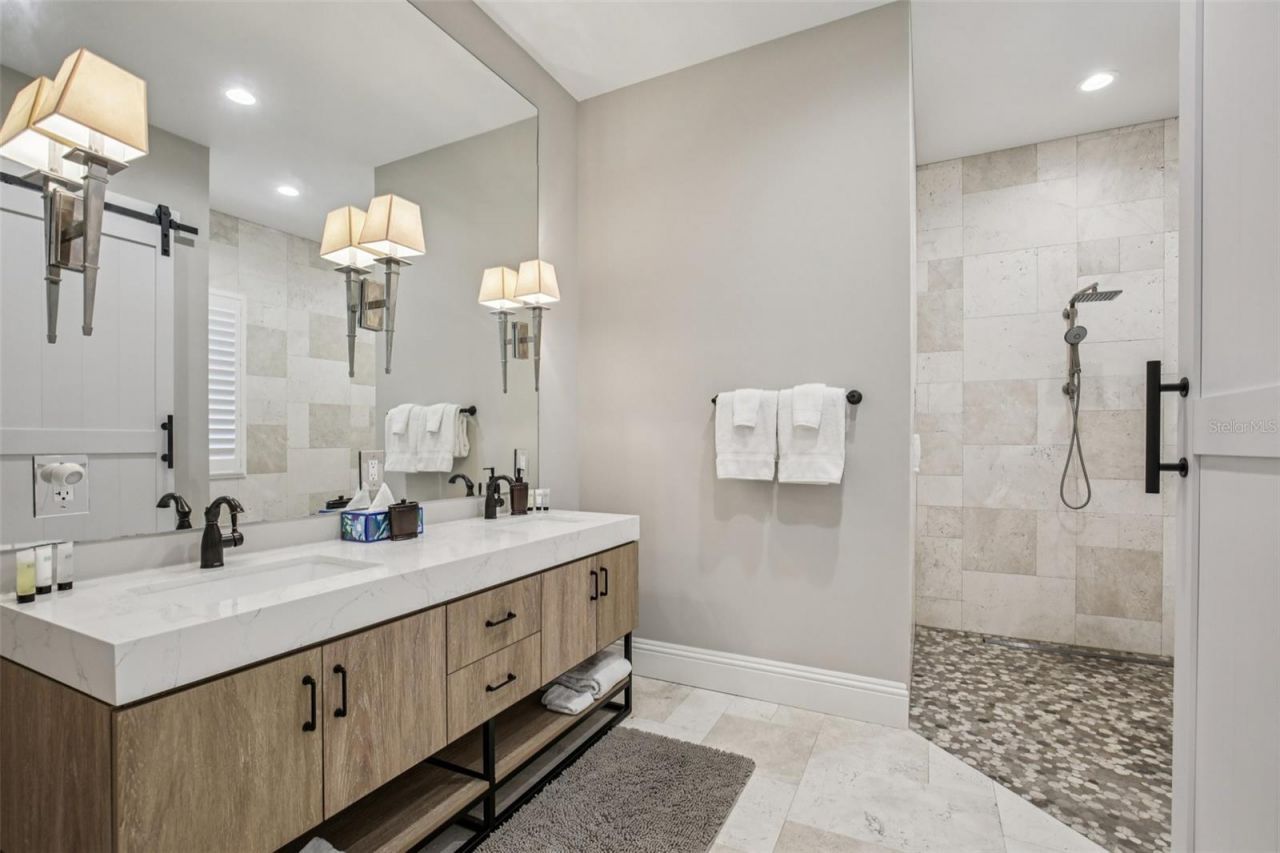 125 S Blvd Of Presidents, Sarasota, FL 34236 Photo