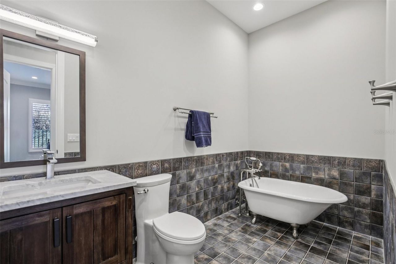 125 S Blvd Of Presidents, Sarasota, FL 34236 Photo